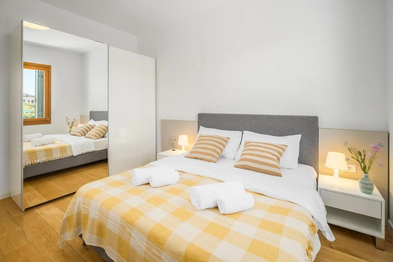 Maj Premium Residence